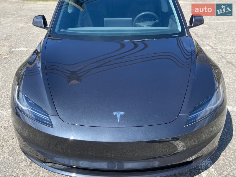 Tesla Model 3 2025