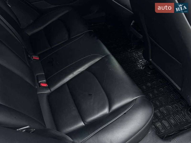Седан Tesla Model 3 2022 в Львові