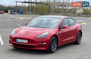 Седан Tesla Model 3 2022 в Киеве
