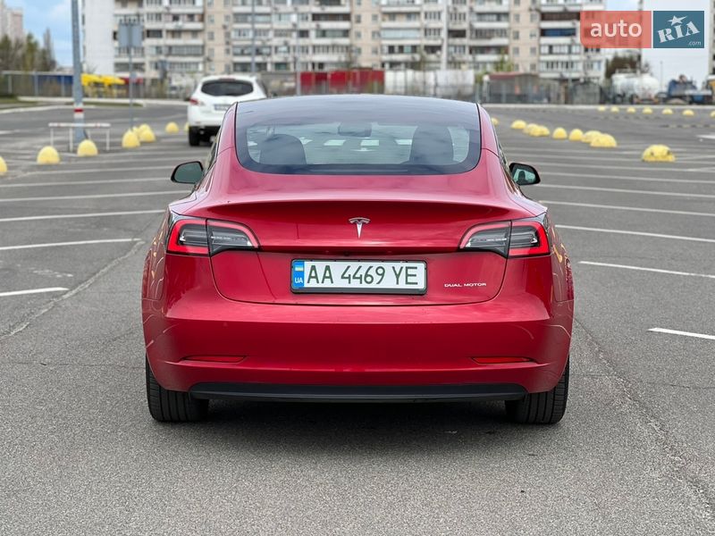 Седан Tesla Model 3 2022 в Киеве
