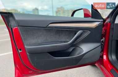 Седан Tesla Model 3 2022 в Киеве