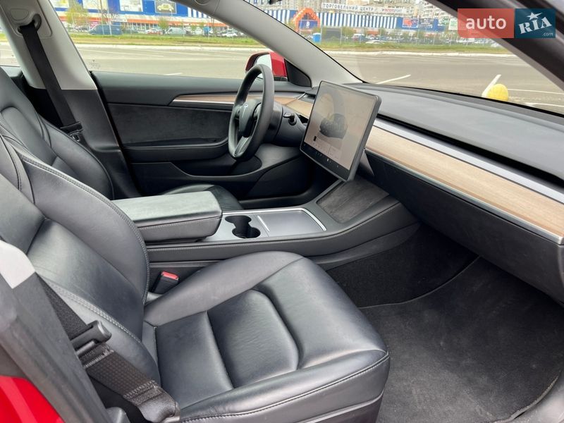 Седан Tesla Model 3 2022 в Киеве