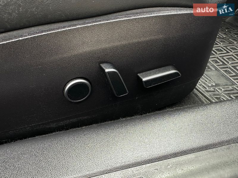 Седан Tesla Model 3 2021 в Луцке