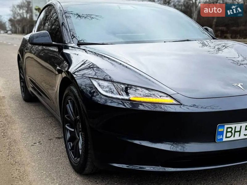 Седан Tesla Model 3 2024 в Одессе