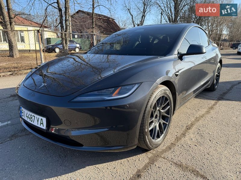 Tesla Model 3 2024
