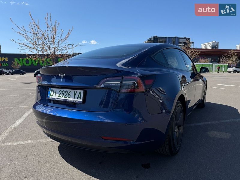 Седан Tesla Model 3 2021 в Киеве