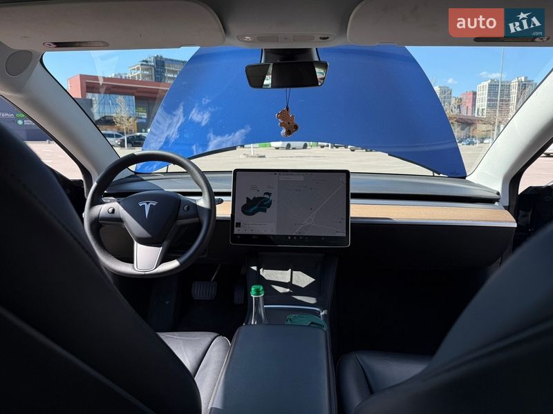 Седан Tesla Model 3 2021 в Киеве