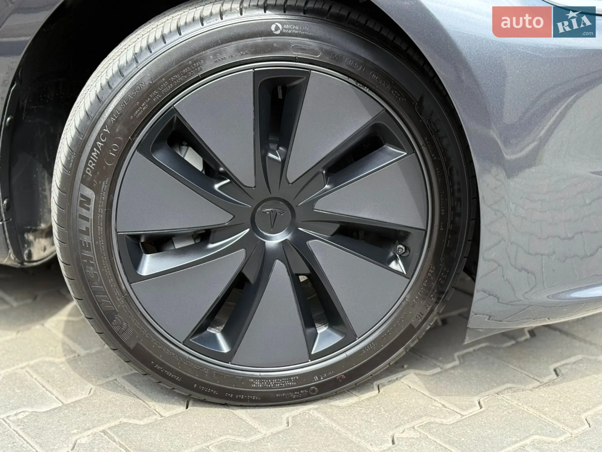 2025 Tesla Model 3 - мініатюра 3
