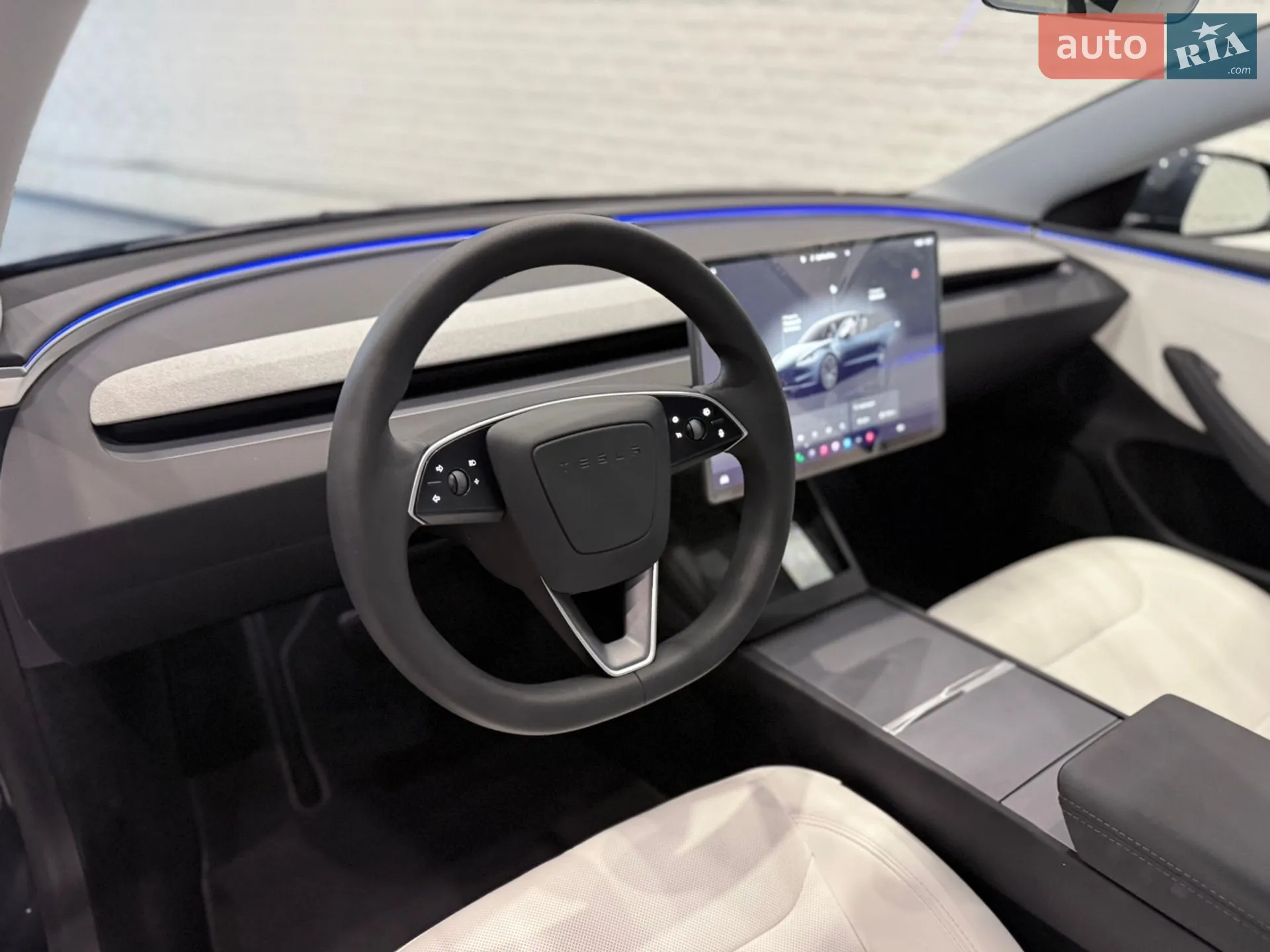 2025 Tesla Model 3 - мініатюра 17