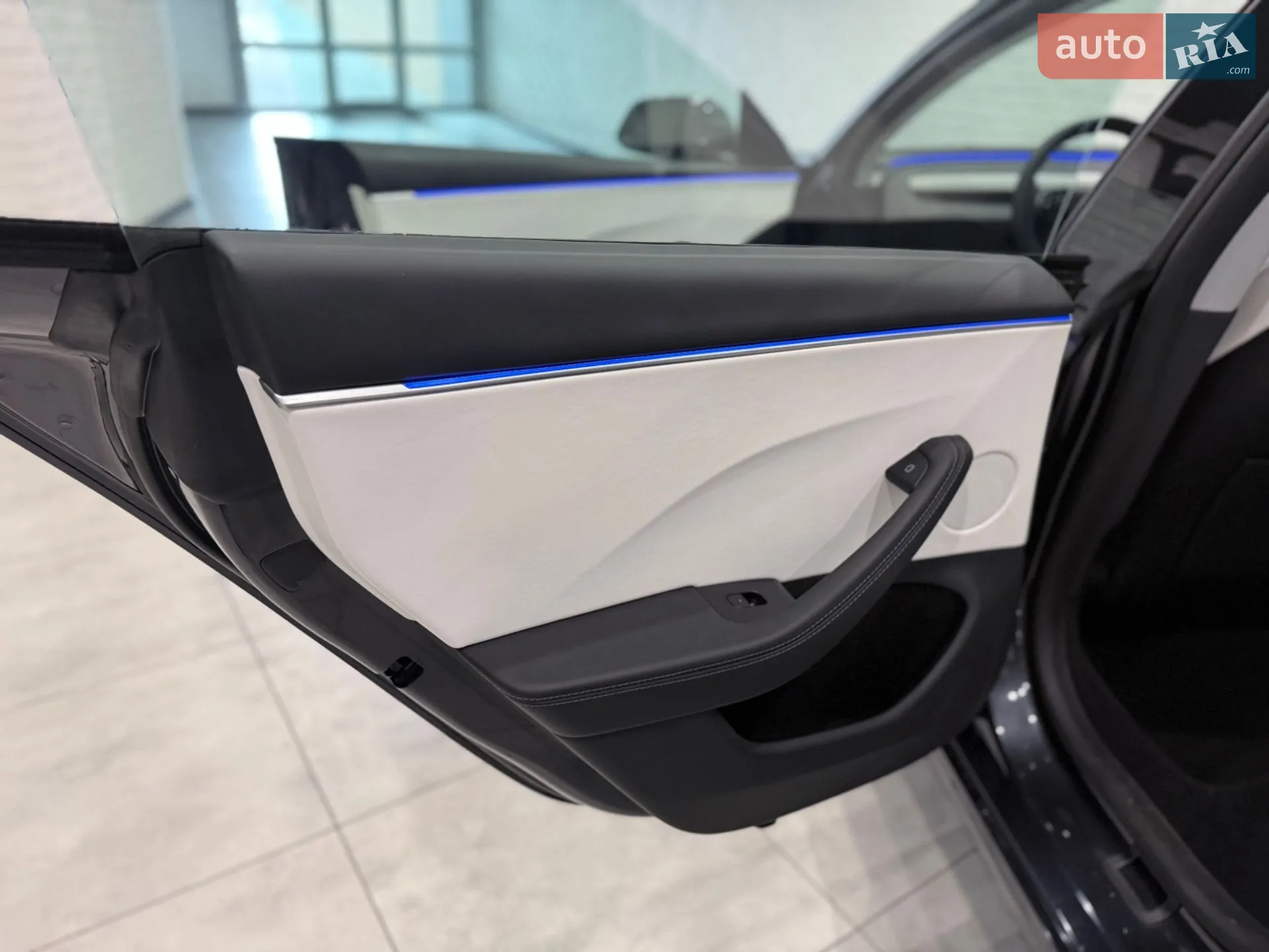 2025 Tesla Model 3 - мініатюра 23