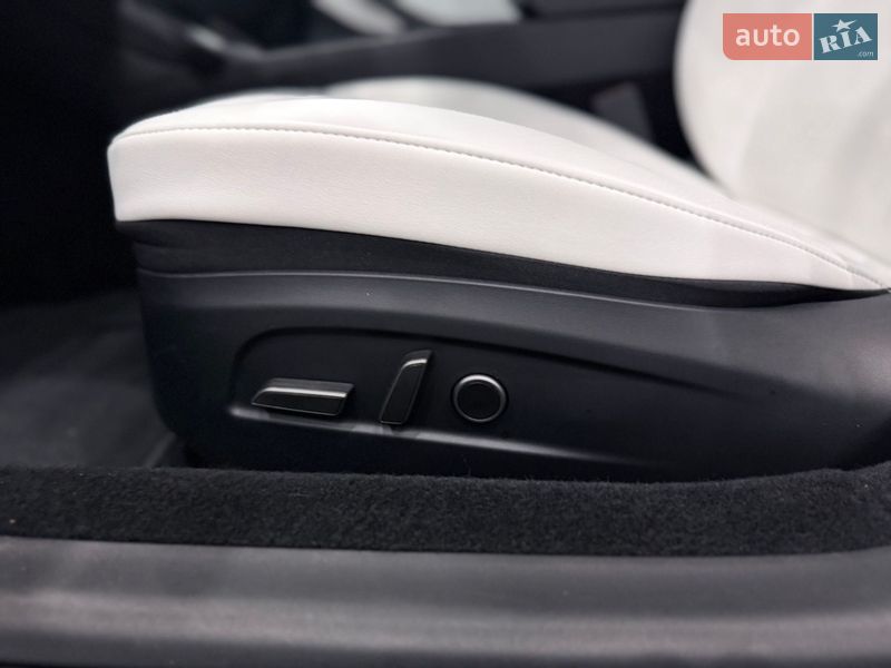 Седан Tesla Model 3 2025 в Одессе