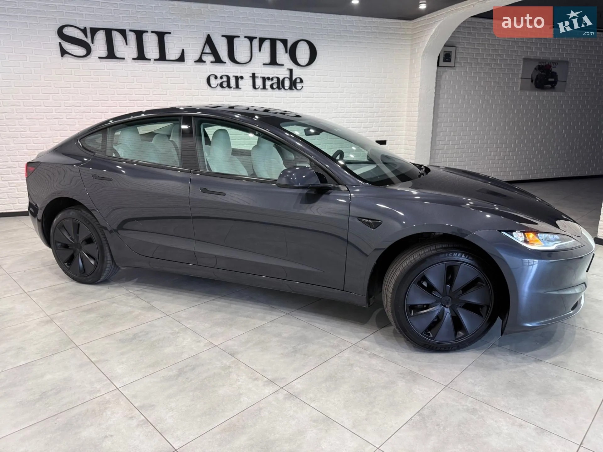 2025 Tesla Model 3 - мініатюра 32