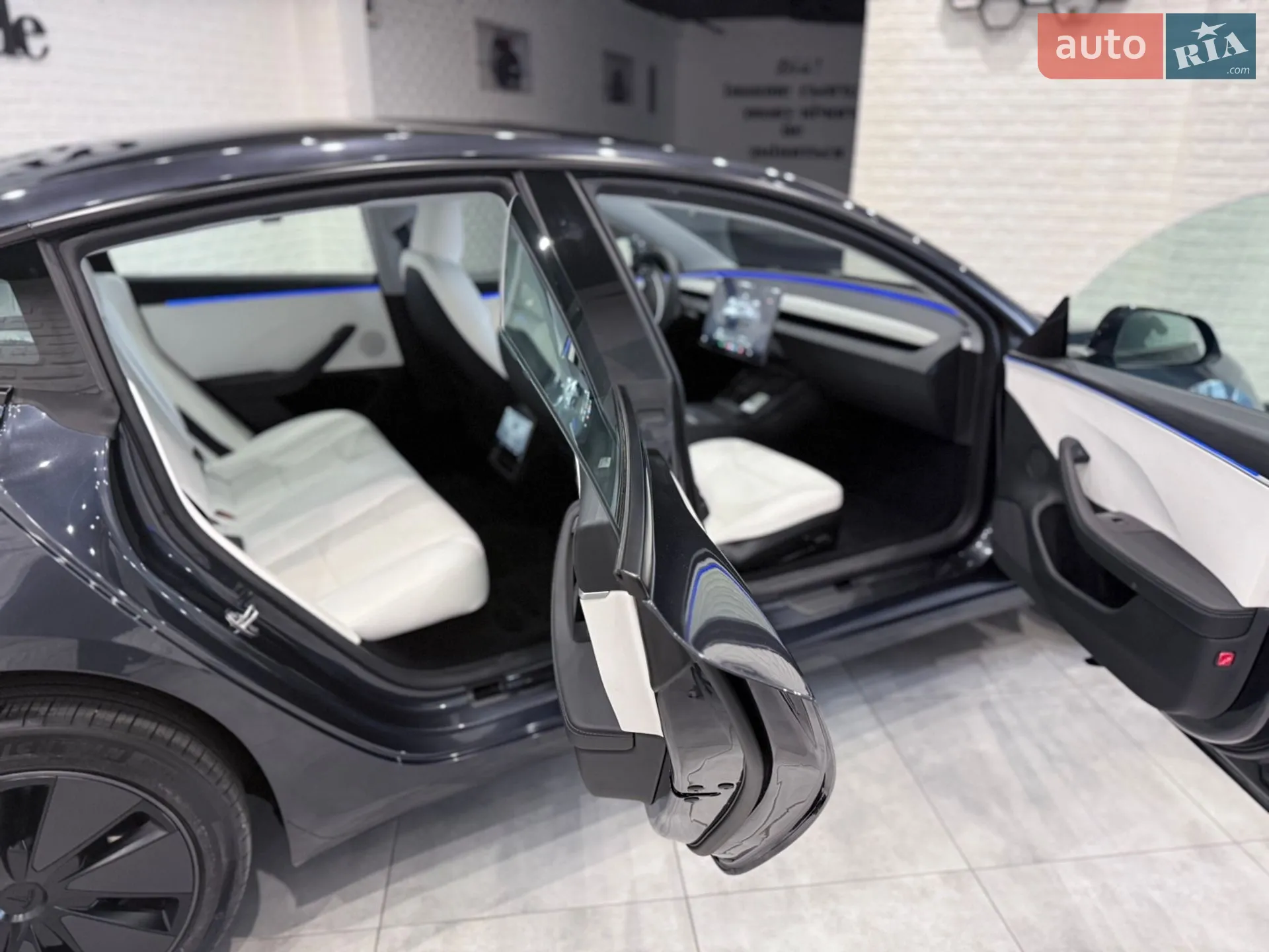 2025 Tesla Model 3 - мініатюра 34