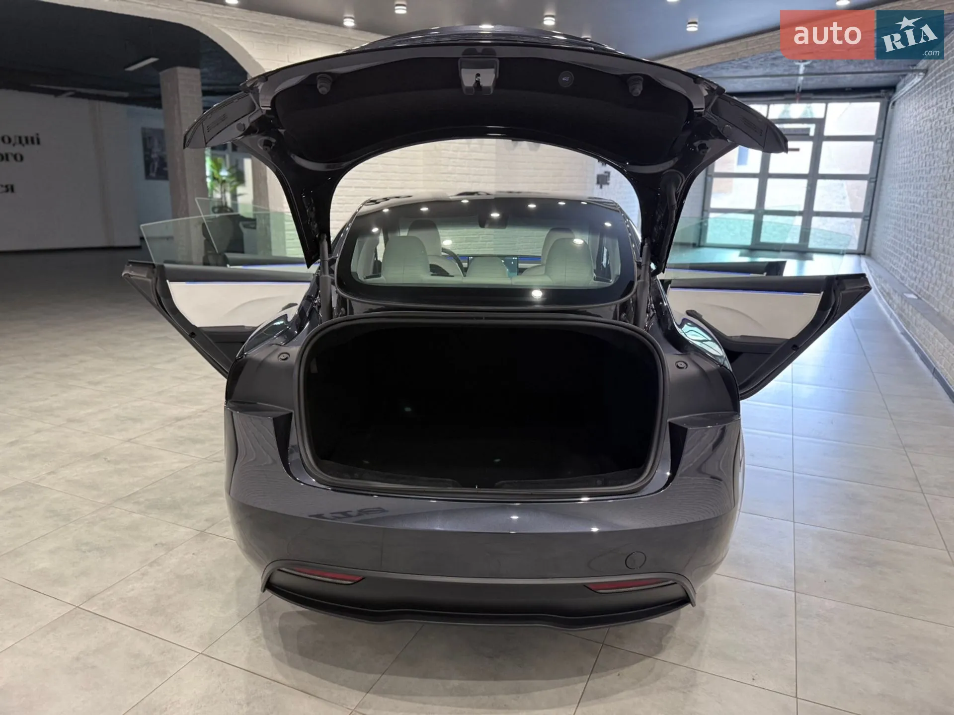 2025 Tesla Model 3 - мініатюра 36