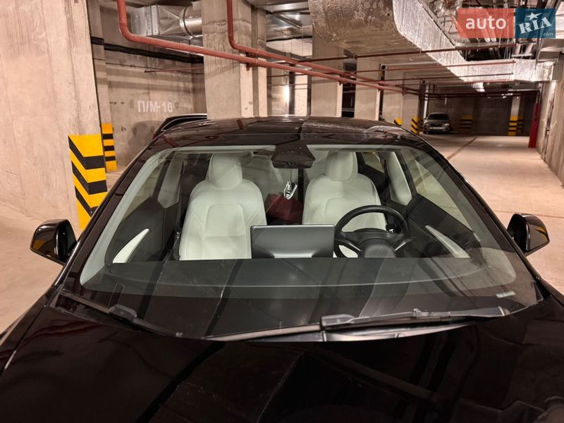 Седан Tesla Model 3 2023 в Львове