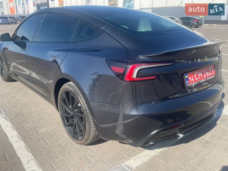 Седан Tesla Model 3 2024 в Киеве