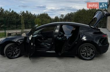 Седан Tesla Model 3 2019 в Луцке