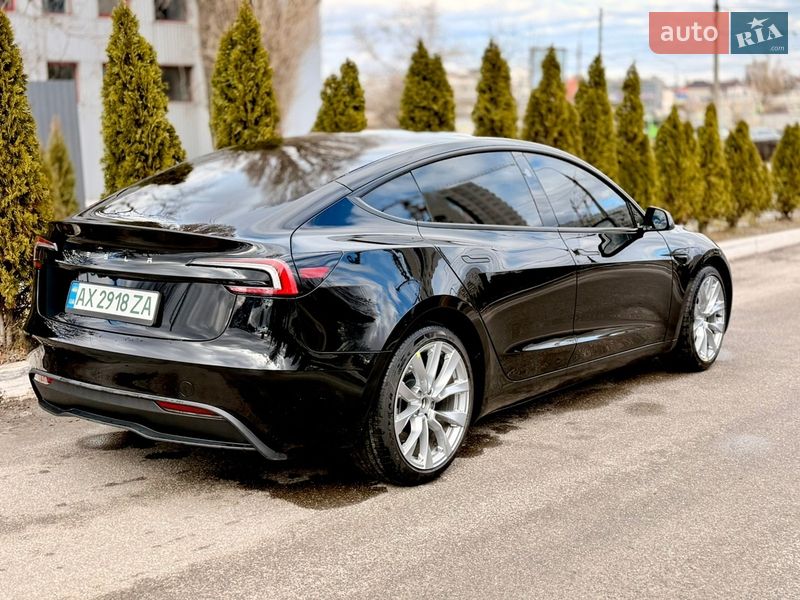 Седан Tesla Model 3 2024 в Харькове