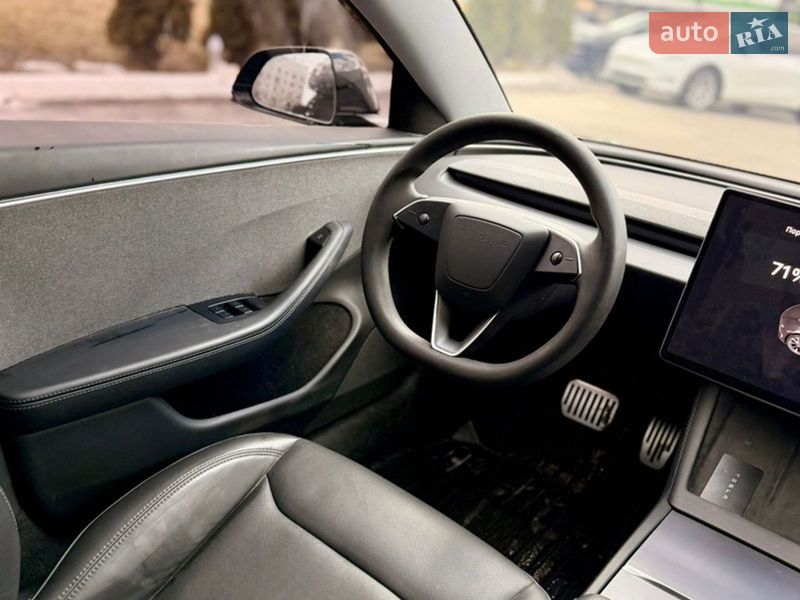 Седан Tesla Model 3 2024 в Харькове