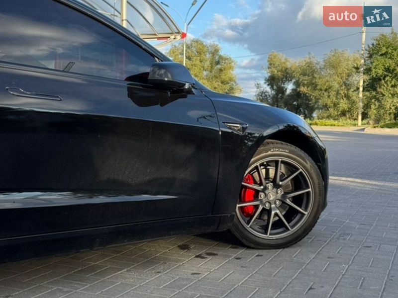 Седан Tesla Model 3 2018 в Хмельницком