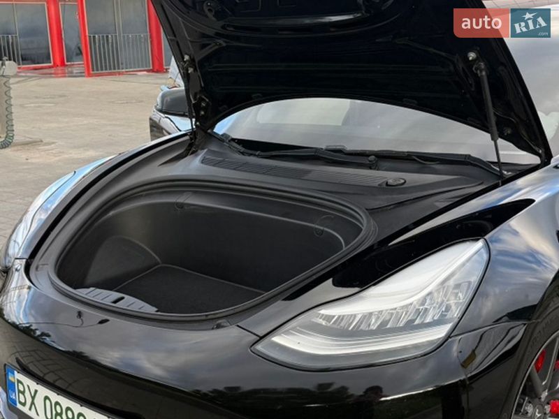 Седан Tesla Model 3 2018 в Хмельницком