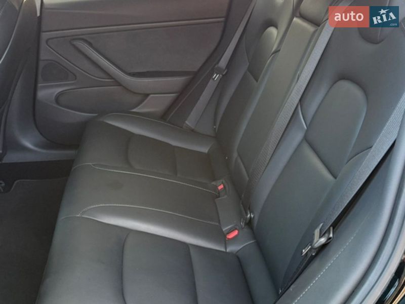 Седан Tesla Model 3 2018 в Хмельницком