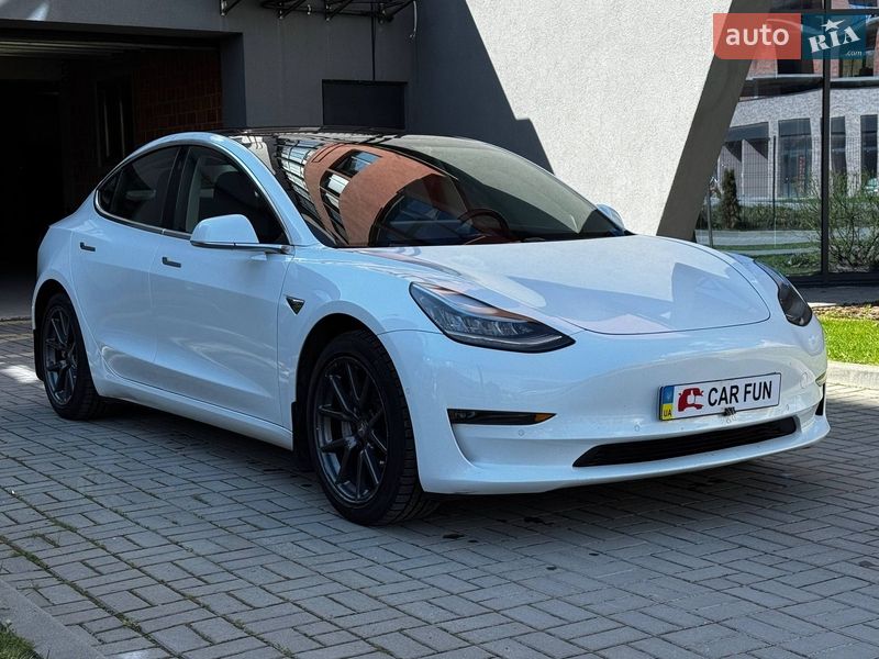 Tesla Model 3 2018