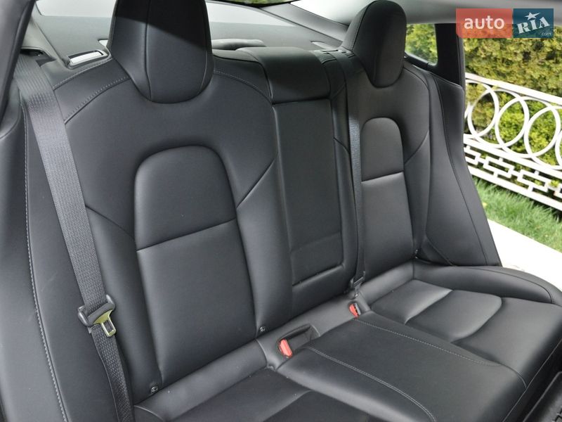 Седан Tesla Model 3 2019 в Одесі