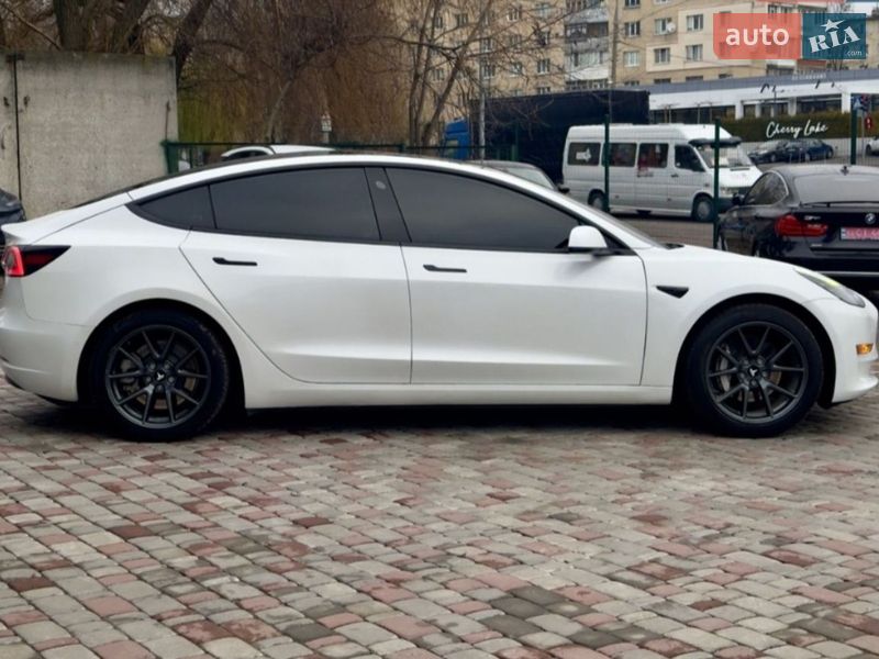 Tesla Model 3 2021