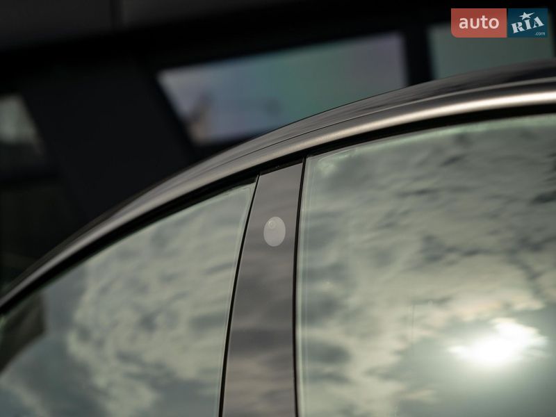 Седан Tesla Model 3 2021 в Черновцах