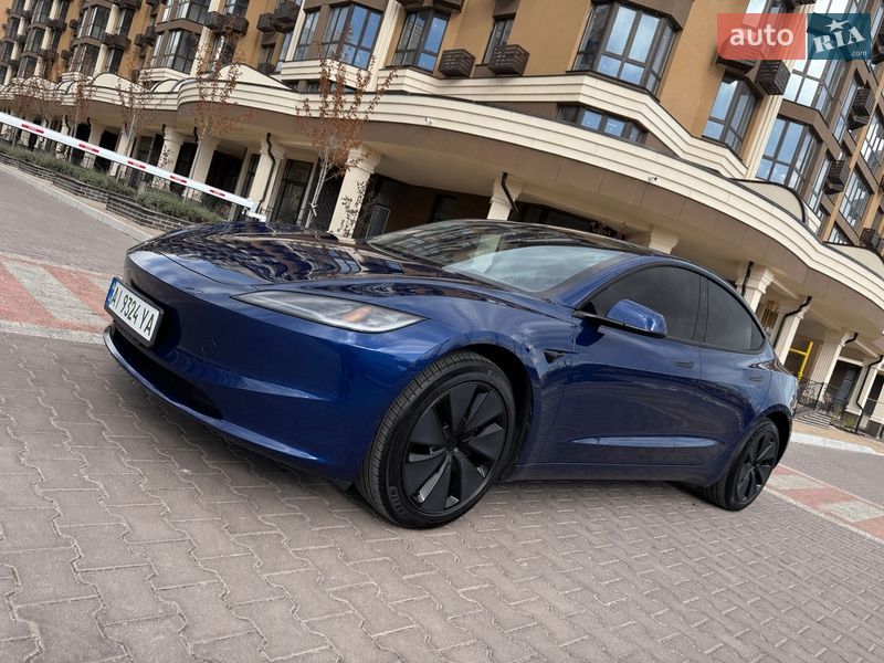 Седан Tesla Model 3 2025 в Киеве