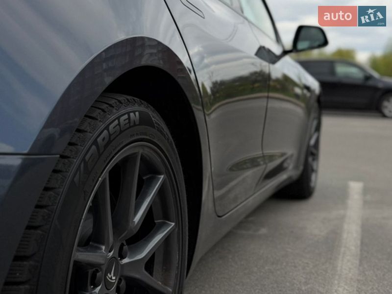 Седан Tesla Model 3 2023 в Киеве
