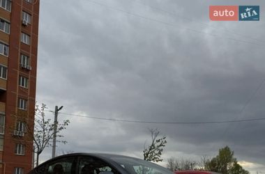 Седан Tesla Model 3 2023 в Киеве