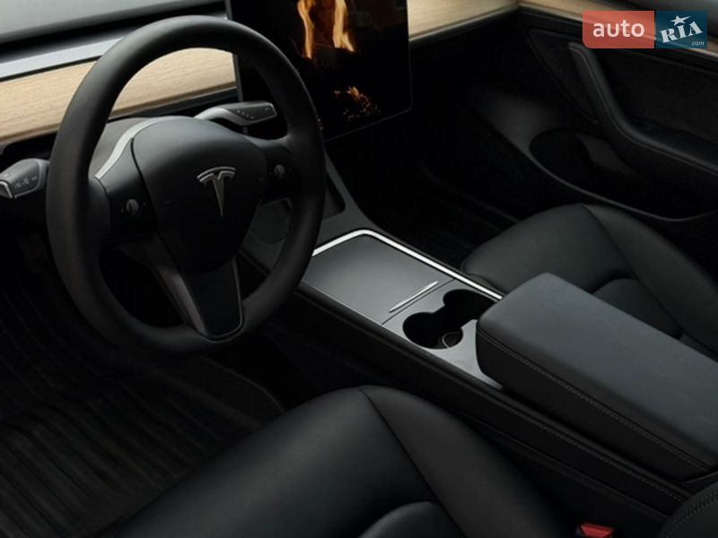 Седан Tesla Model 3 2023 в Киеве