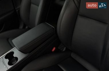 Седан Tesla Model 3 2023 в Киеве