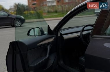Седан Tesla Model 3 2023 в Киеве