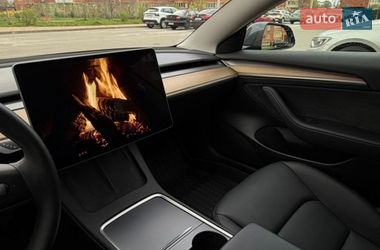 Седан Tesla Model 3 2023 в Киеве