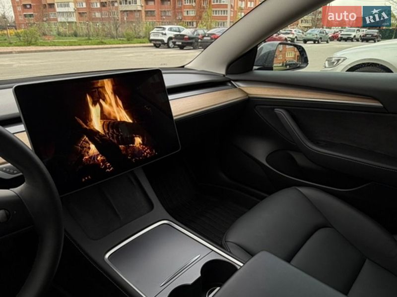 Седан Tesla Model 3 2023 в Киеве