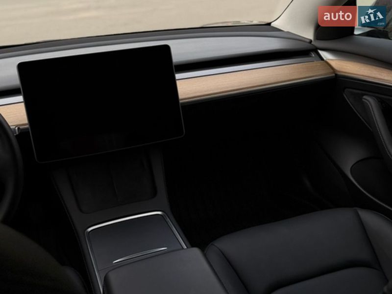 Седан Tesla Model 3 2023 в Киеве