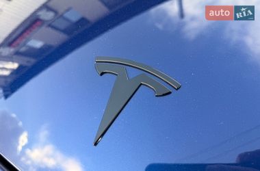Седан Tesla Model 3 2023 в Киеве