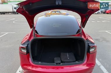 Седан Tesla Model 3 2021 в Киеве