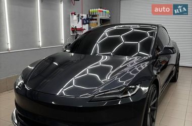 Седан Tesla Model 3 2024 в Черноморске