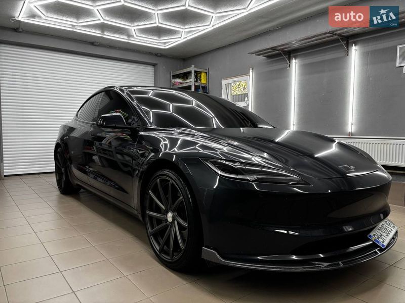 Седан Tesla Model 3 2024 в Черноморске
