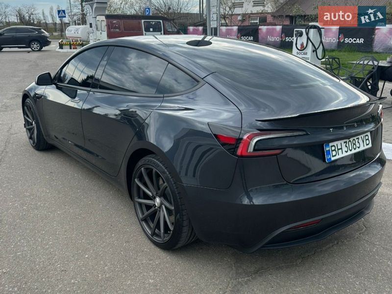 Седан Tesla Model 3 2024 в Черноморске