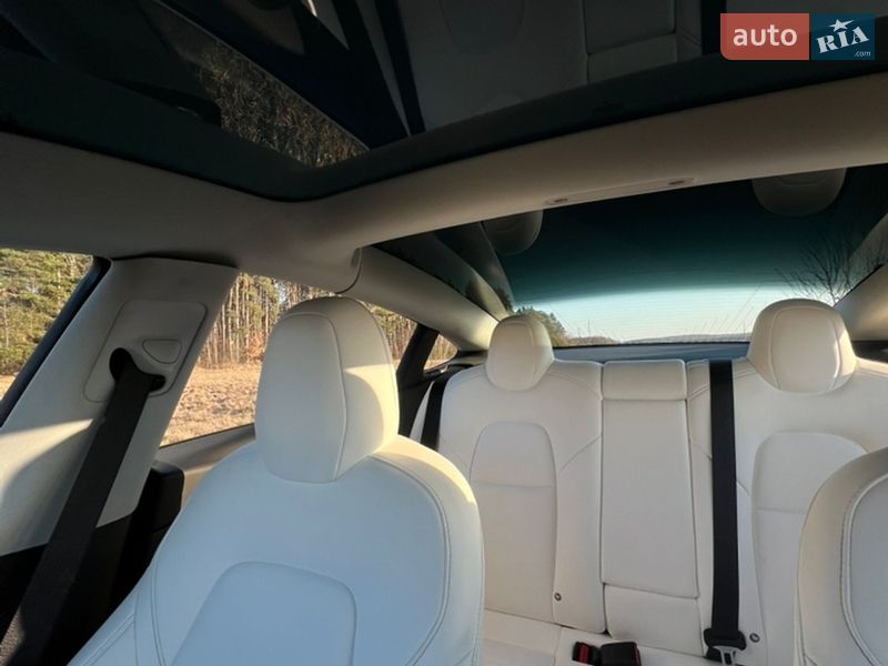 Седан Tesla Model 3 2018 в Вінниці