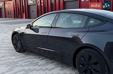 Седан Tesla Model 3 2024 в Львове