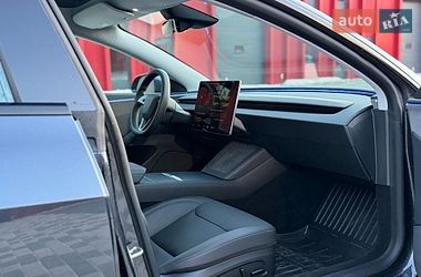 Седан Tesla Model 3 2024 в Львове