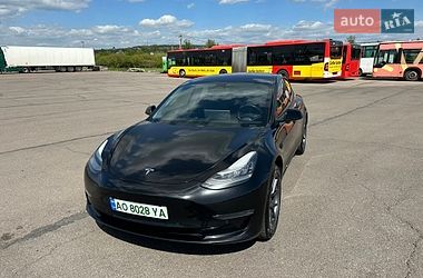 Седан Tesla Model 3 2018 в Ужгороде