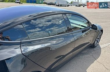 Седан Tesla Model 3 2018 в Ужгороді