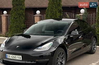 Седан Tesla Model 3 2019 в Києві